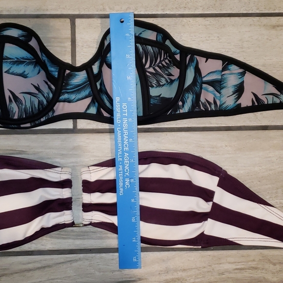2 bikini strapless tops - Picture 6 of 10